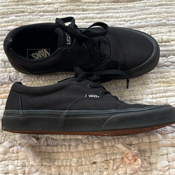 Youth all black classic vans size 5 - Picture 1 of 4